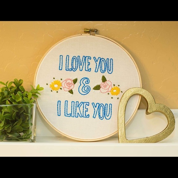 Beautiful hand-stitched art - Picture 1 of 3